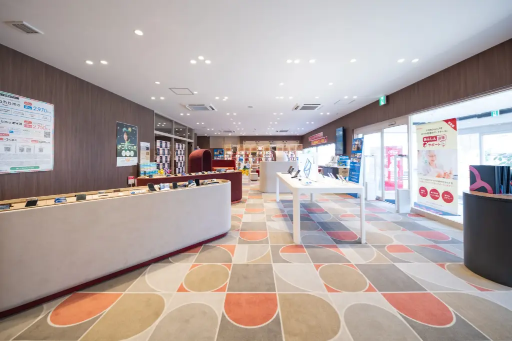 ﾄﾞｺﾓｼｮｯﾌﾟの店内